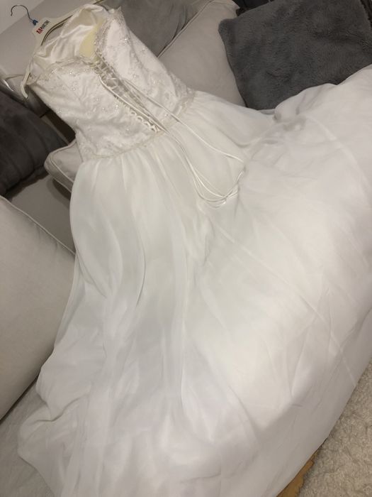 Sluczna sukienka slubna S M biala