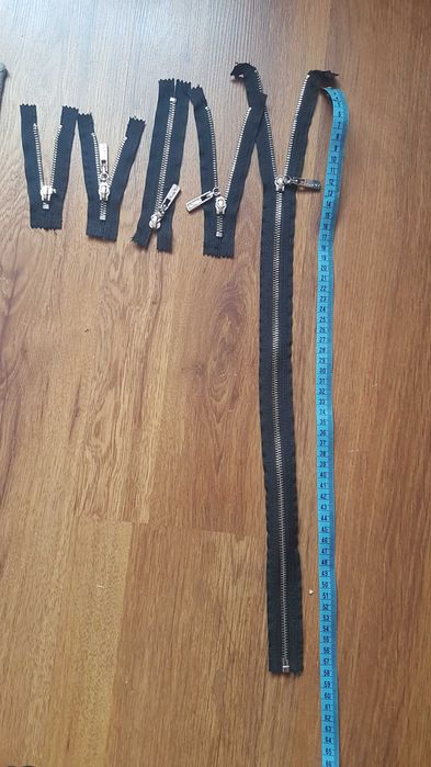 Zestaw ozdobnych zamków