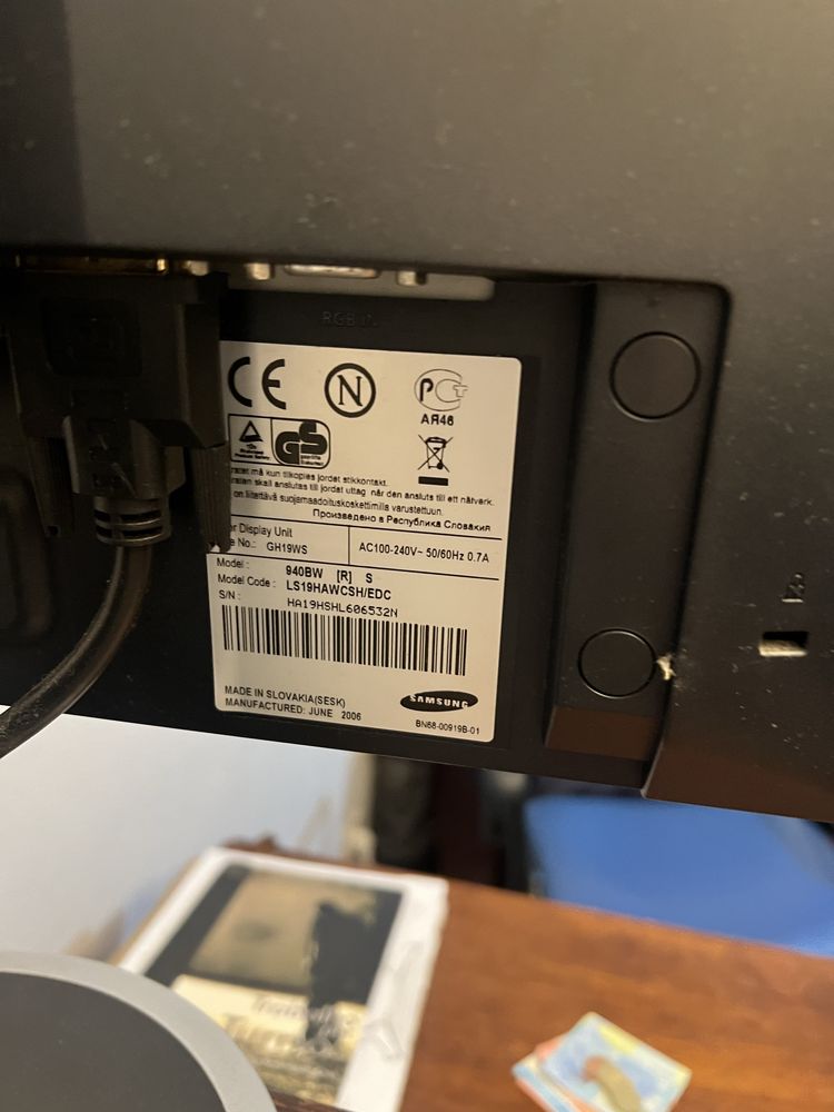 Monitor Samsung LCD 22”