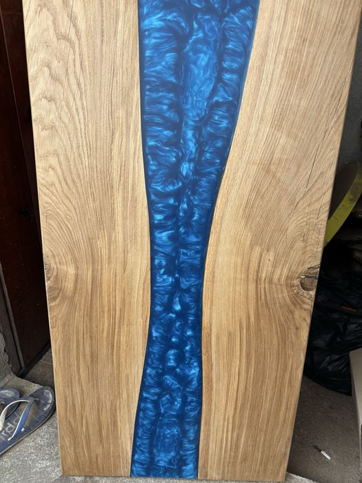 Стіл з дуба та епоксидної смоли