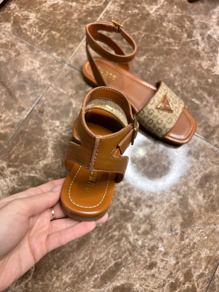Босоніжки Guess