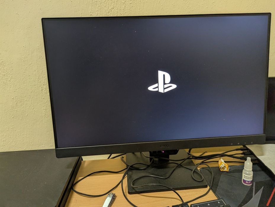 Продам PS4 Slim 1Tb