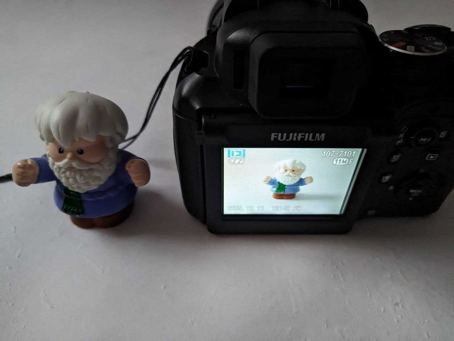 Цифровой фотоаппарат Fujifilm FinePix S100FS