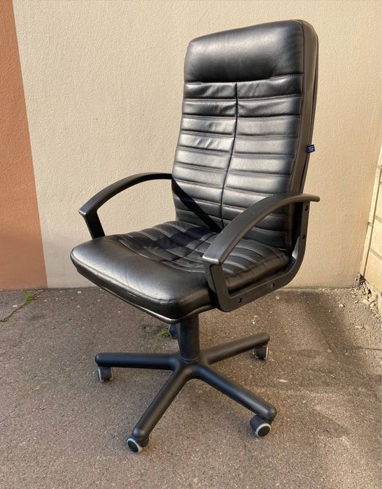 Ликвидация Офисная мебель Кресла стулья Крісла стільці Диваны