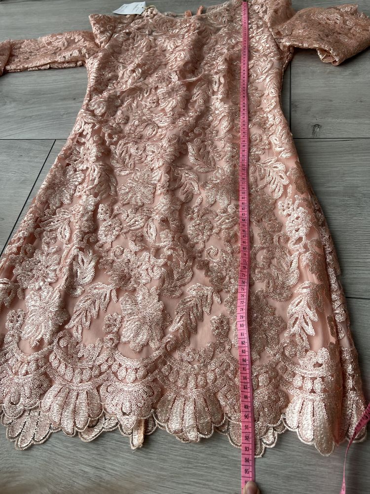 Сукня з рукавами (плаття)