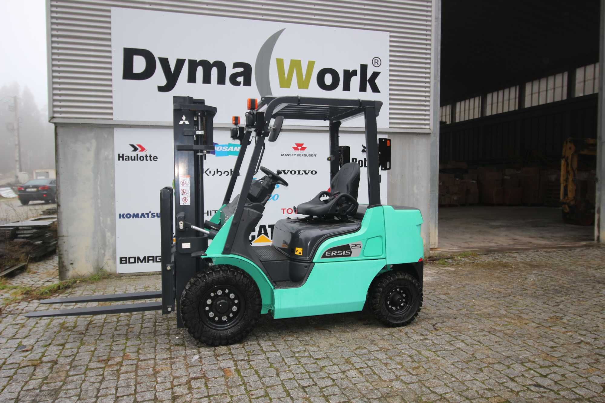 Empilhador  Mitsubishi FD25  (novo)  ZERO HORAS TRABALHO