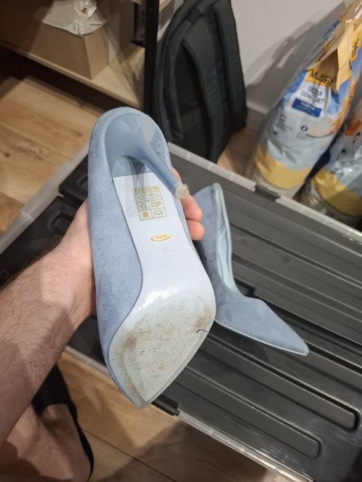 Zamszowe błękitne/szare szpilki firmy DeeZee w dobrym stanie rozm.37