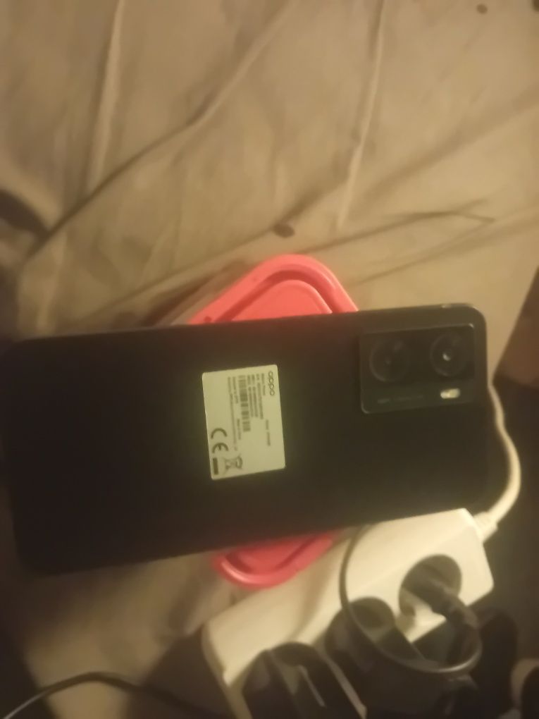 Oppo A57s novo e sem carregador