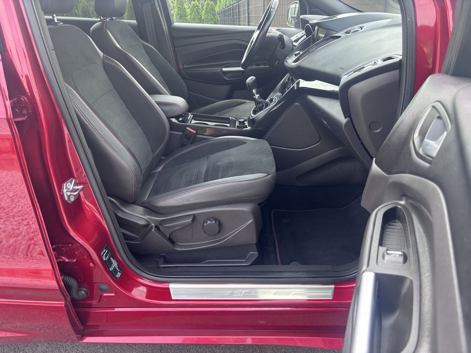 Ford Kuga  ST-line
