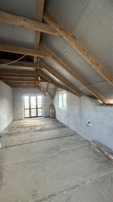 Прожаж 2х поверхового будинку з хлрошою локацією .