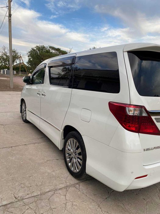 Продам Toyta Vellfire пассажир 2013 автомат 7 мест 2.4 Япония
