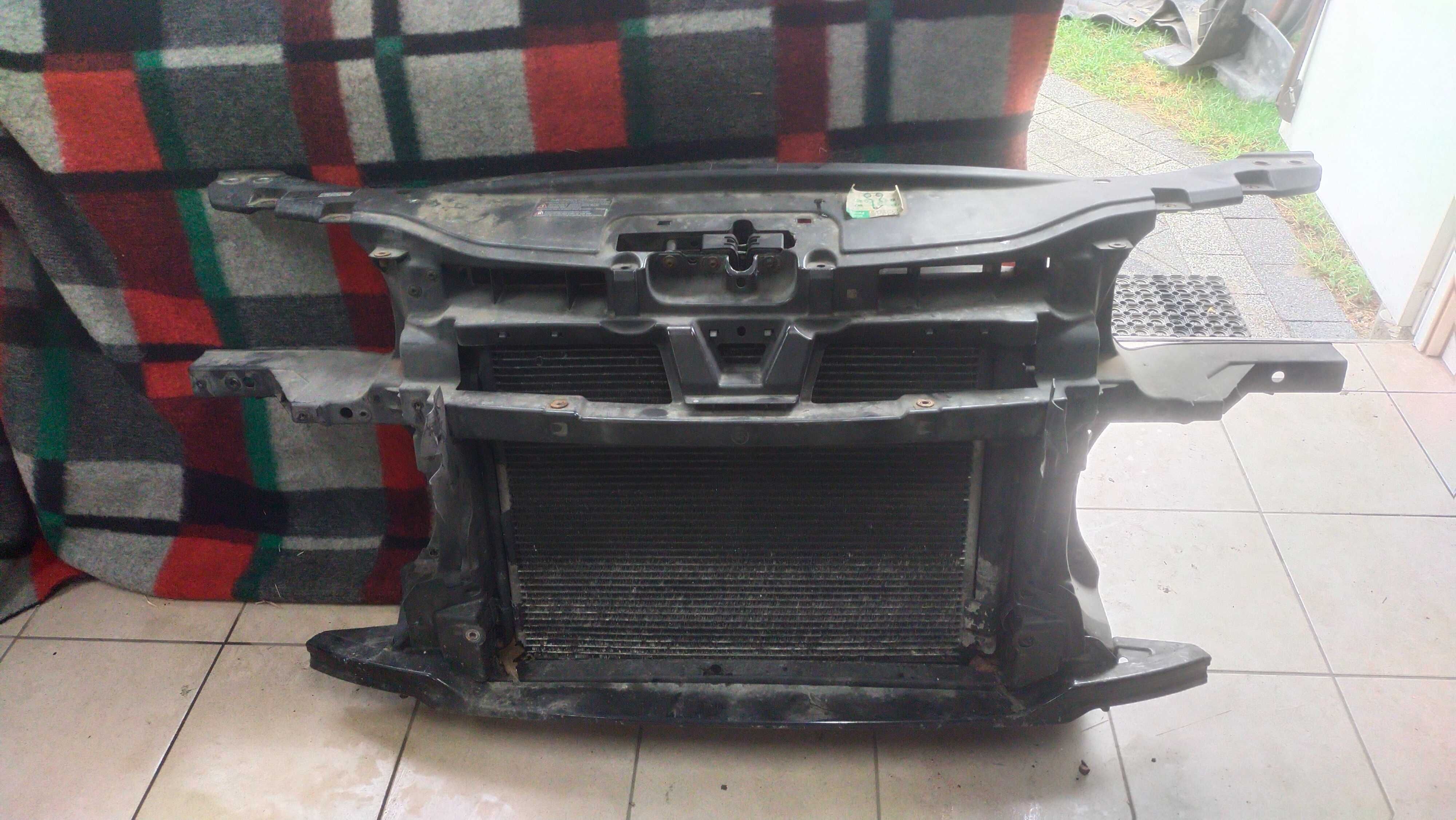 Różne  części Audi A4 B8 ORAZ VW Touran 2003 r