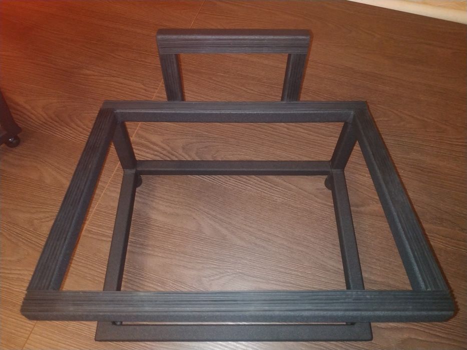 Продам стойки, подставки под колонки