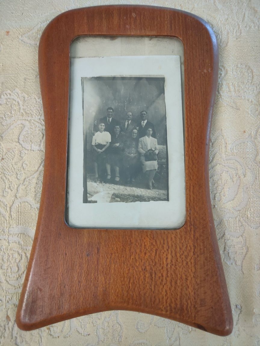 Moldura vintage em madeira.