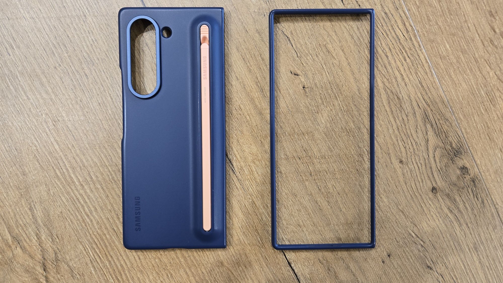 Etui z rysikiem do Z Fold 6