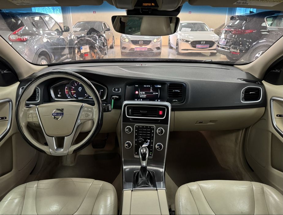 Volvo V60 Т5 2.0і 16V 8АКПП 2016 р.в. (245 к.с.)