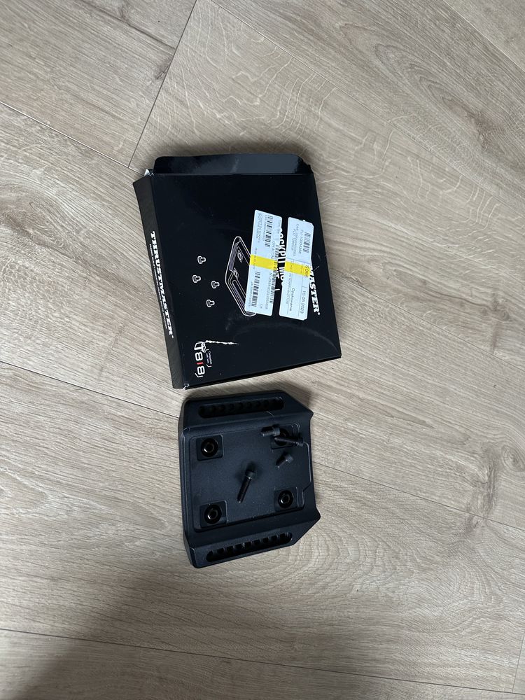 Baza Thrustmaster t818 + płyta montażowa