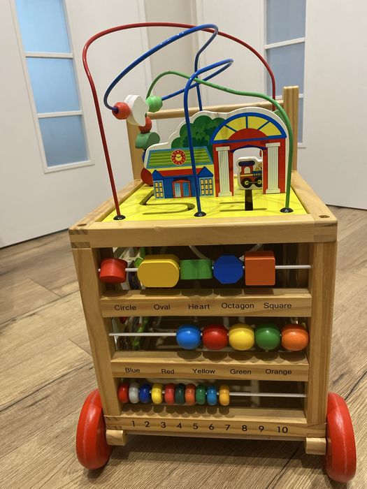 Drewniany Pchacz Chodzik Edukacyjny  Interaktywny Jeździk Kostka