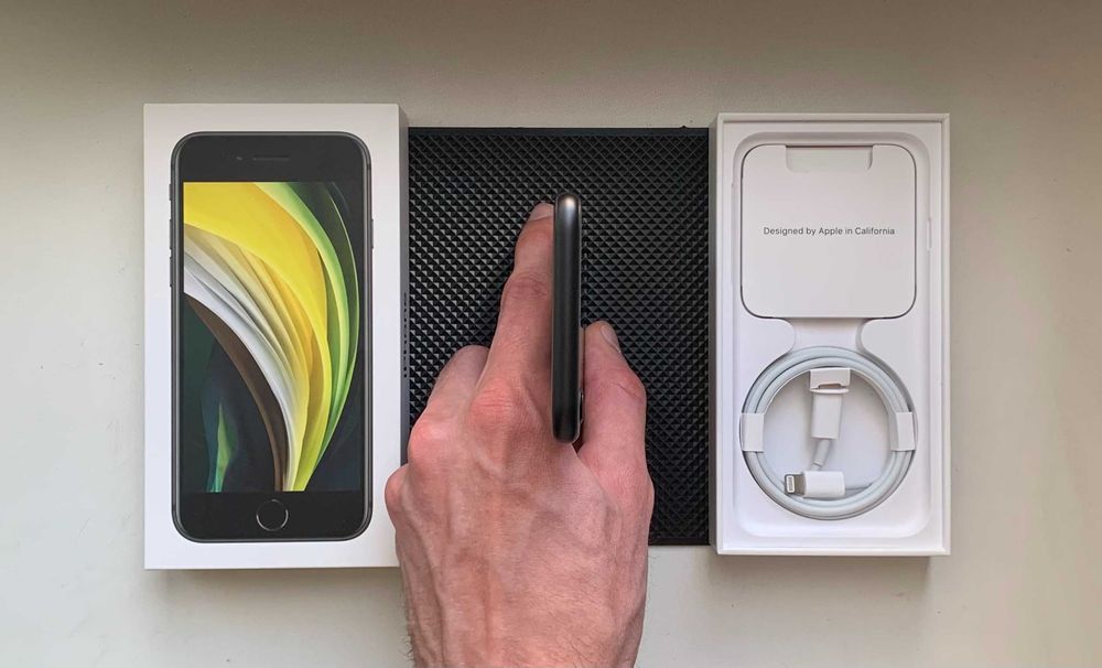 НОВЫЙ - iPhone SE 2020 - 128 гб - NEVERLOCK - 100% АКБ - BLACK