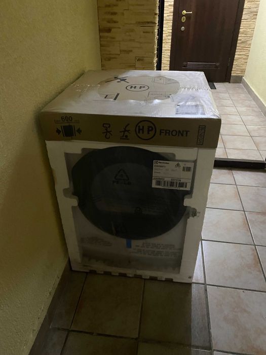 Сушильну машину Electrolux EW9D585KCU
