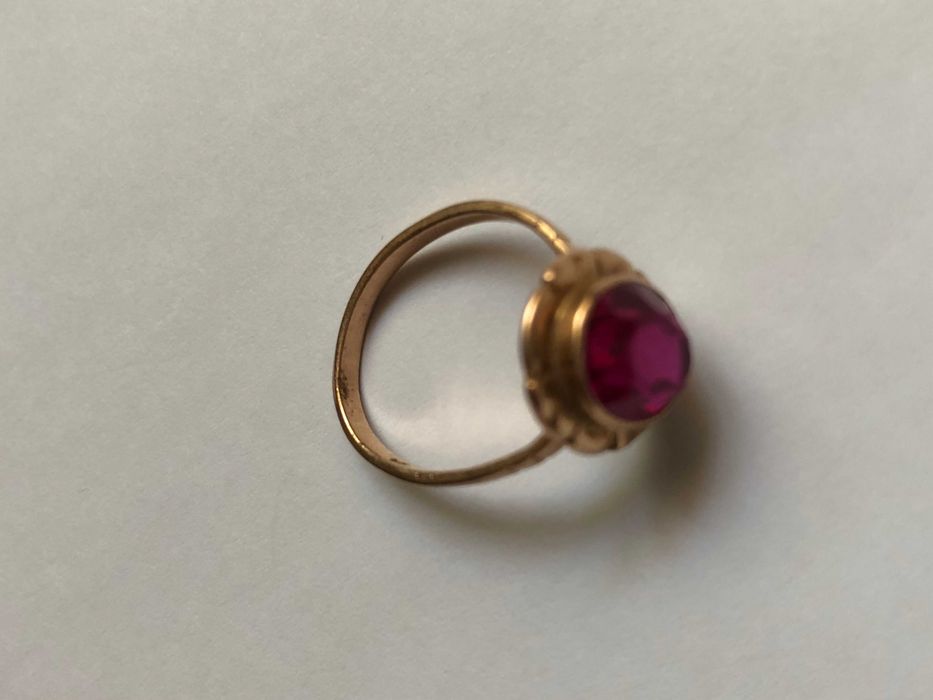 Золотое женское кольцо СССР 583пр. вес 3,46гр. с камнем 15.