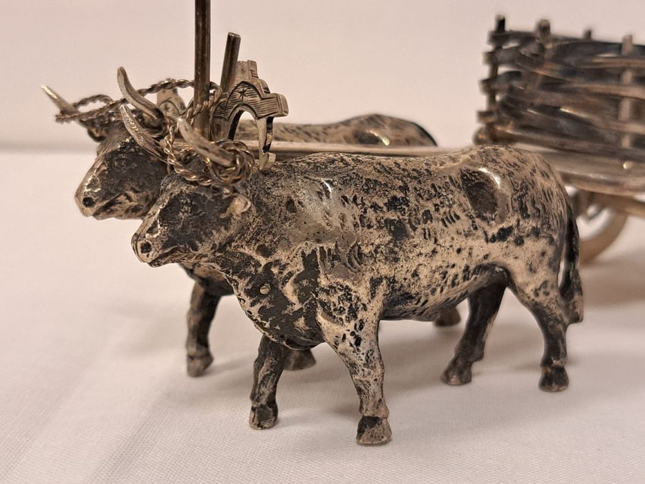 Carro de bois prateado