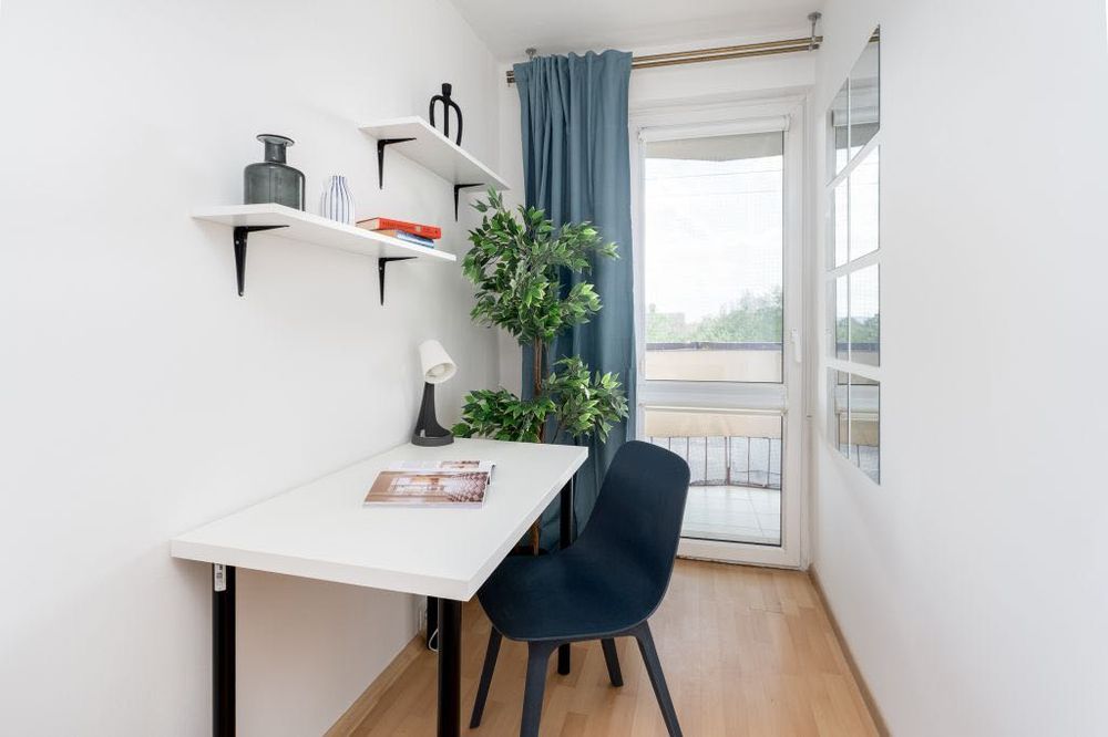 Jasny pokój w nowoczesnym mieszkaniu | Prywatny balkon | Słoneckiego