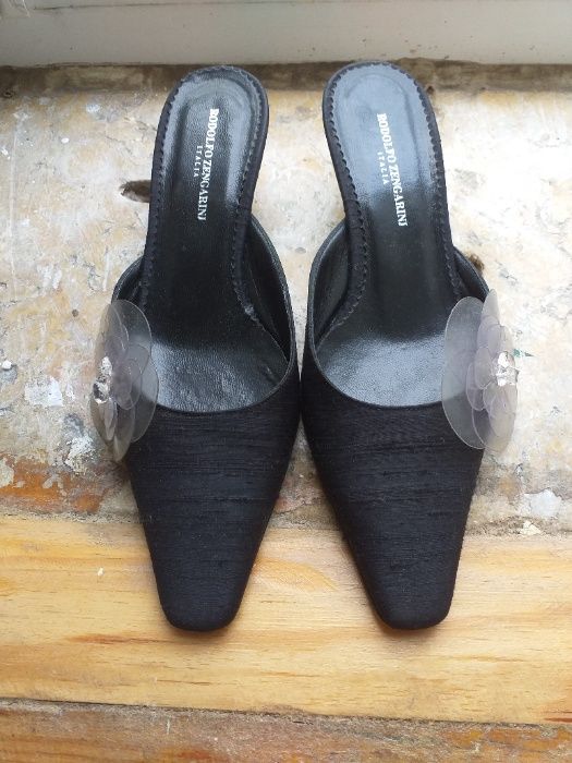 Mules de seda com flor