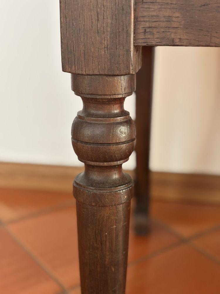 Cadeirão Antigo em Madeira Maciça - Estilo Império - 82x99 cm