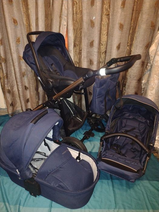 Коляска три в одному