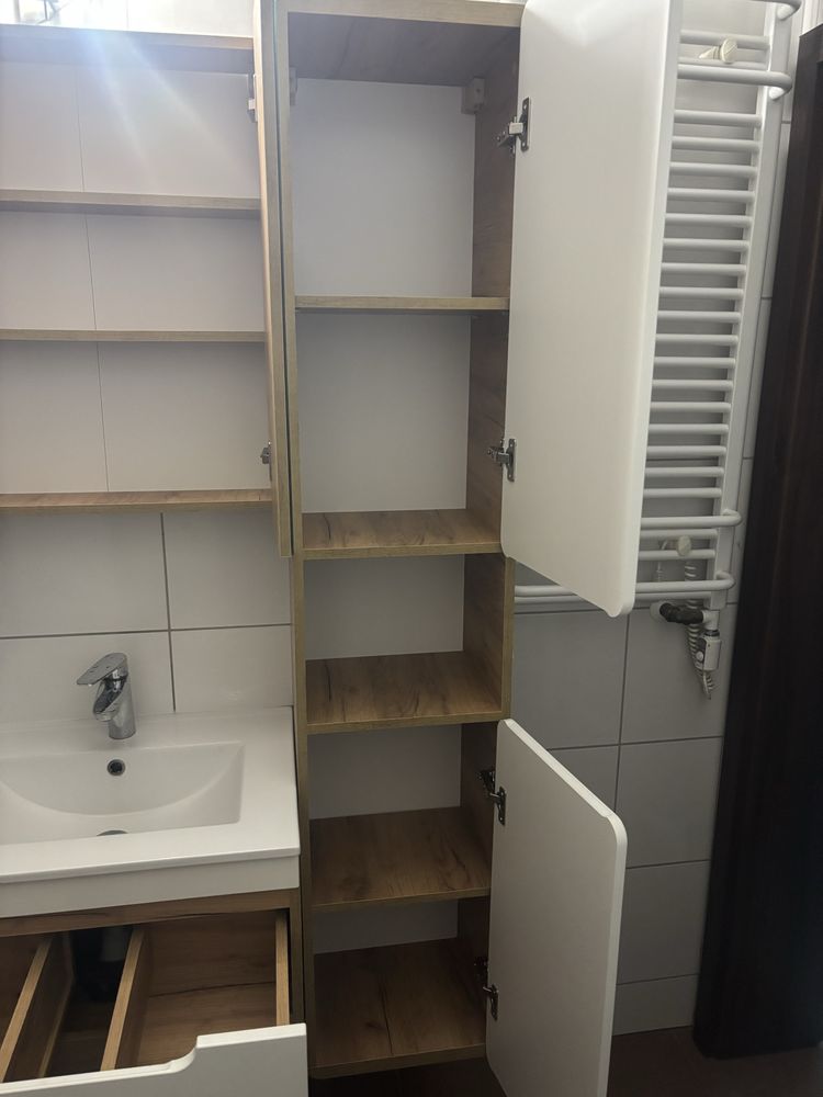 Sprzedam komplet mebli łazienkowych