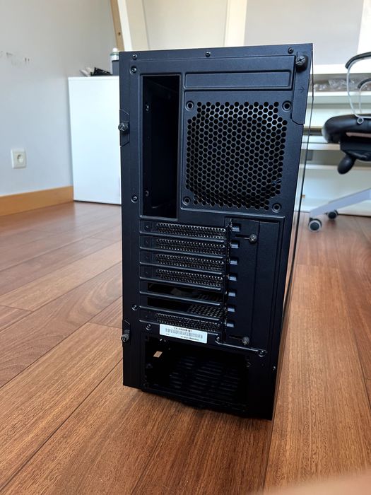 Caixa Gabinete computador NZXT H500 Vidro Temperado Preta