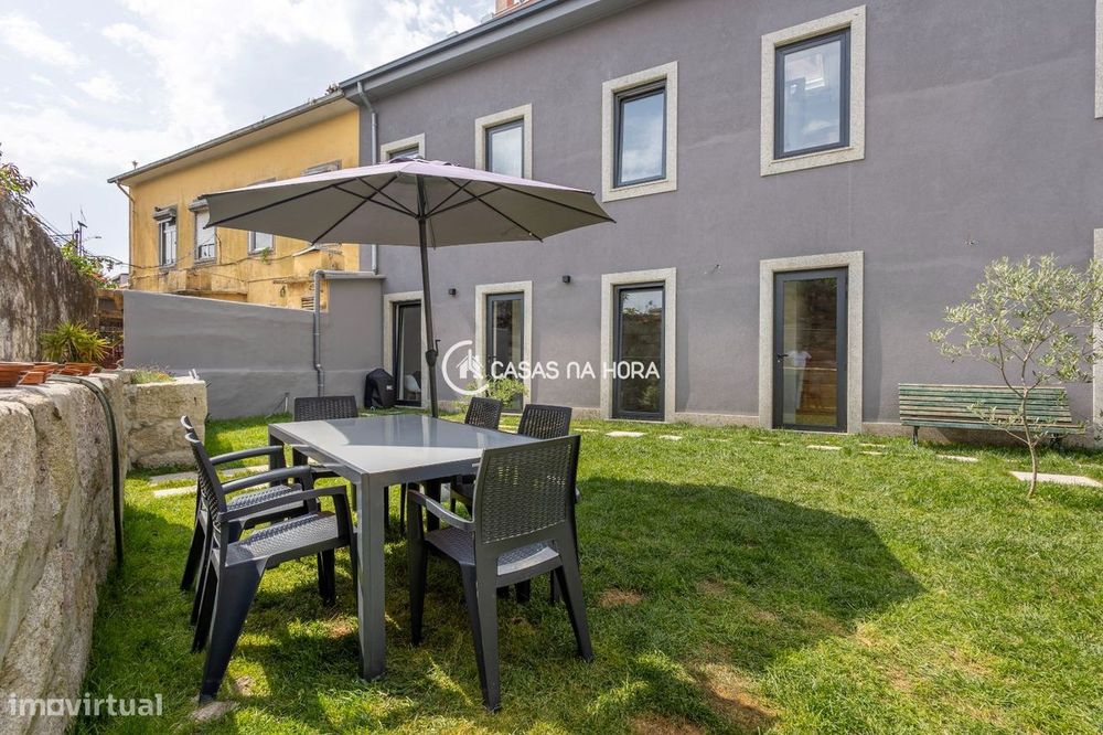 Moradia Triplex c/ Jardim | À Av. da Boavista