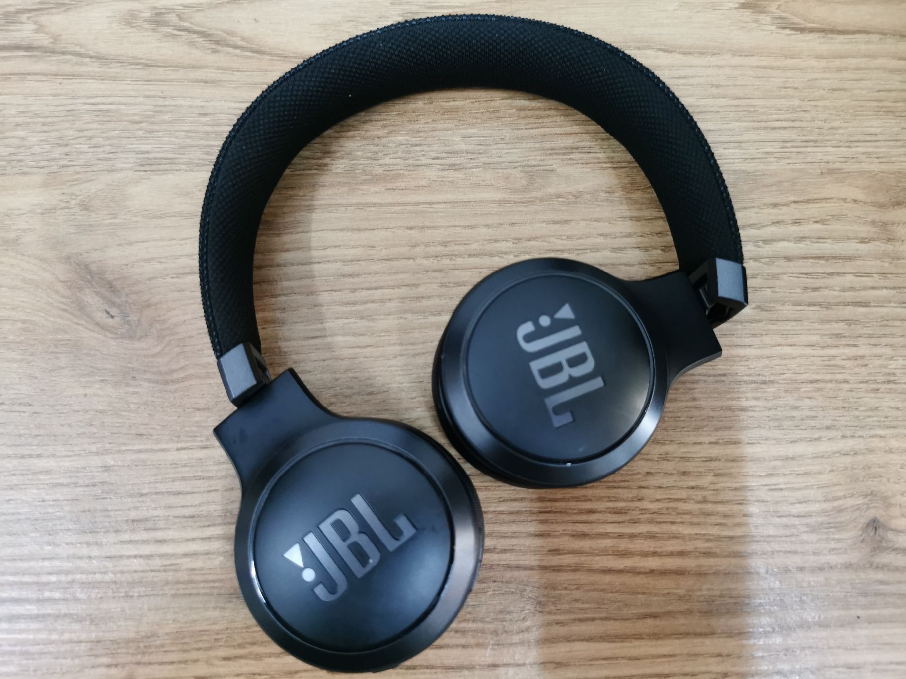 JBL LIVE460NC Usado