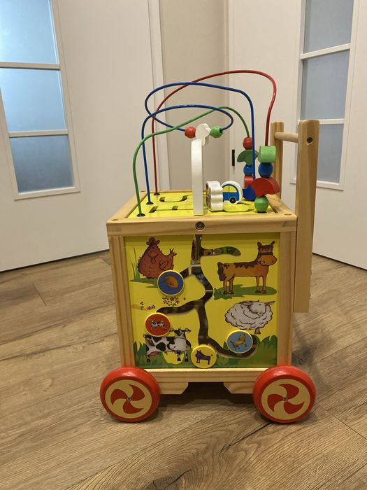 Drewniany Pchacz Chodzik Edukacyjny  Interaktywny Jeździk Kostka