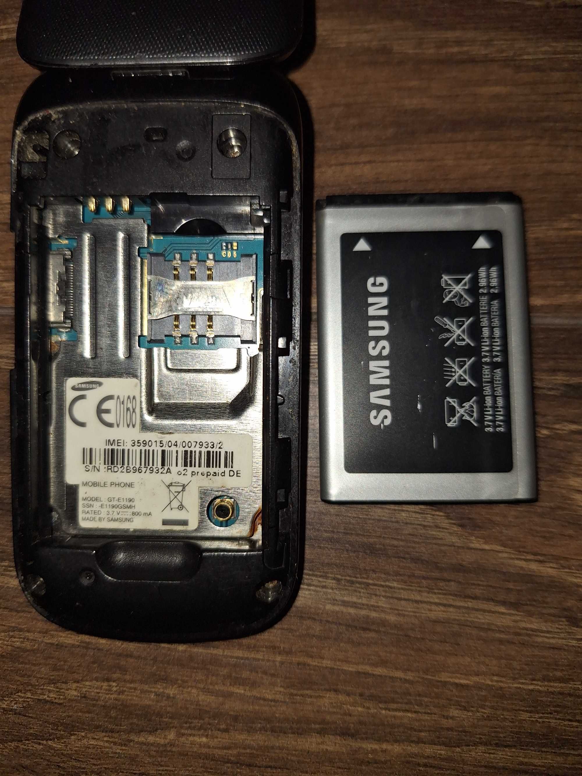 Мобільний телефон Samsung GT-E1190