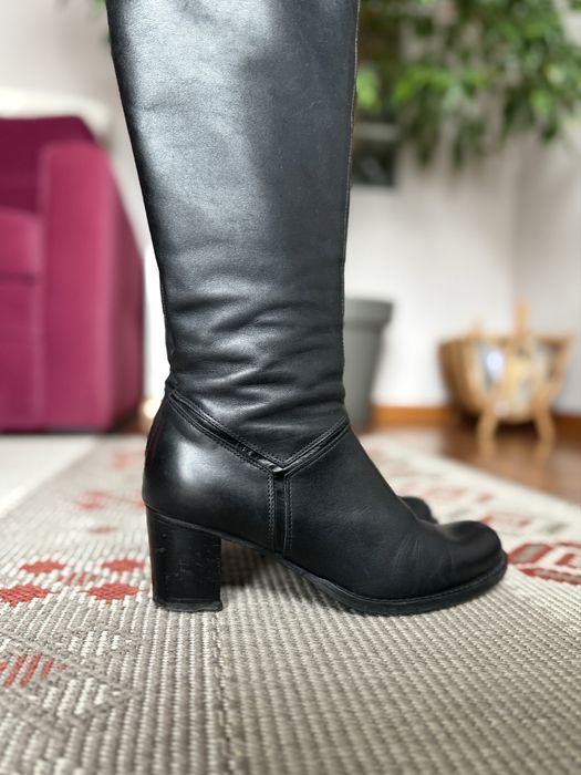 Sprzedam kozaki skórzane Eksbut – licowana skóra, klasyczny fason