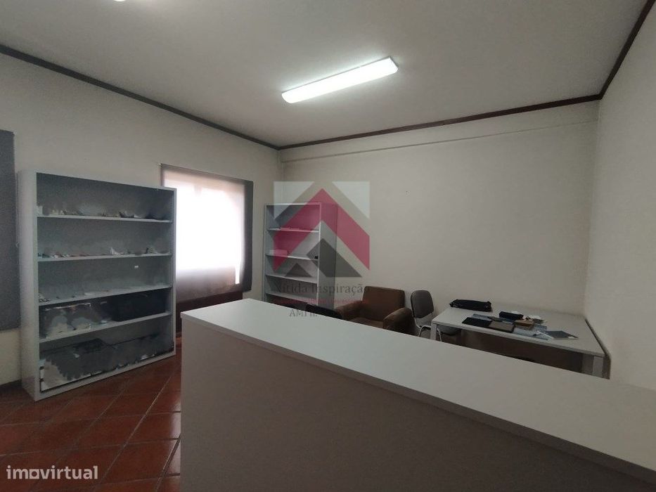 Escritório mobilado no centro de Águeda