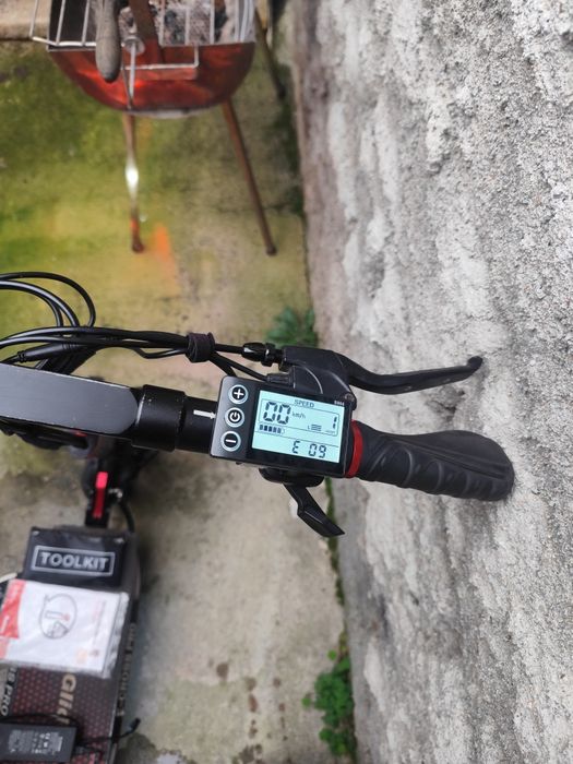 Trotinete urbanglide ECross pro para peças.