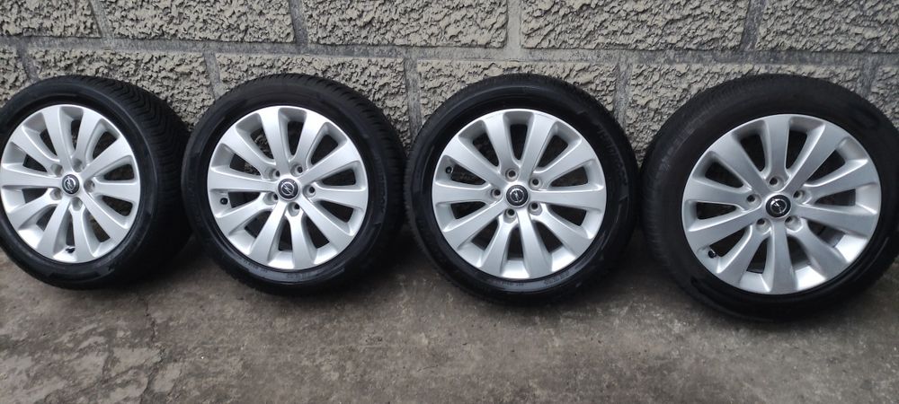 Диски opel r17 5/115 et44  dia 70.2  7j з гумою 225/50 17