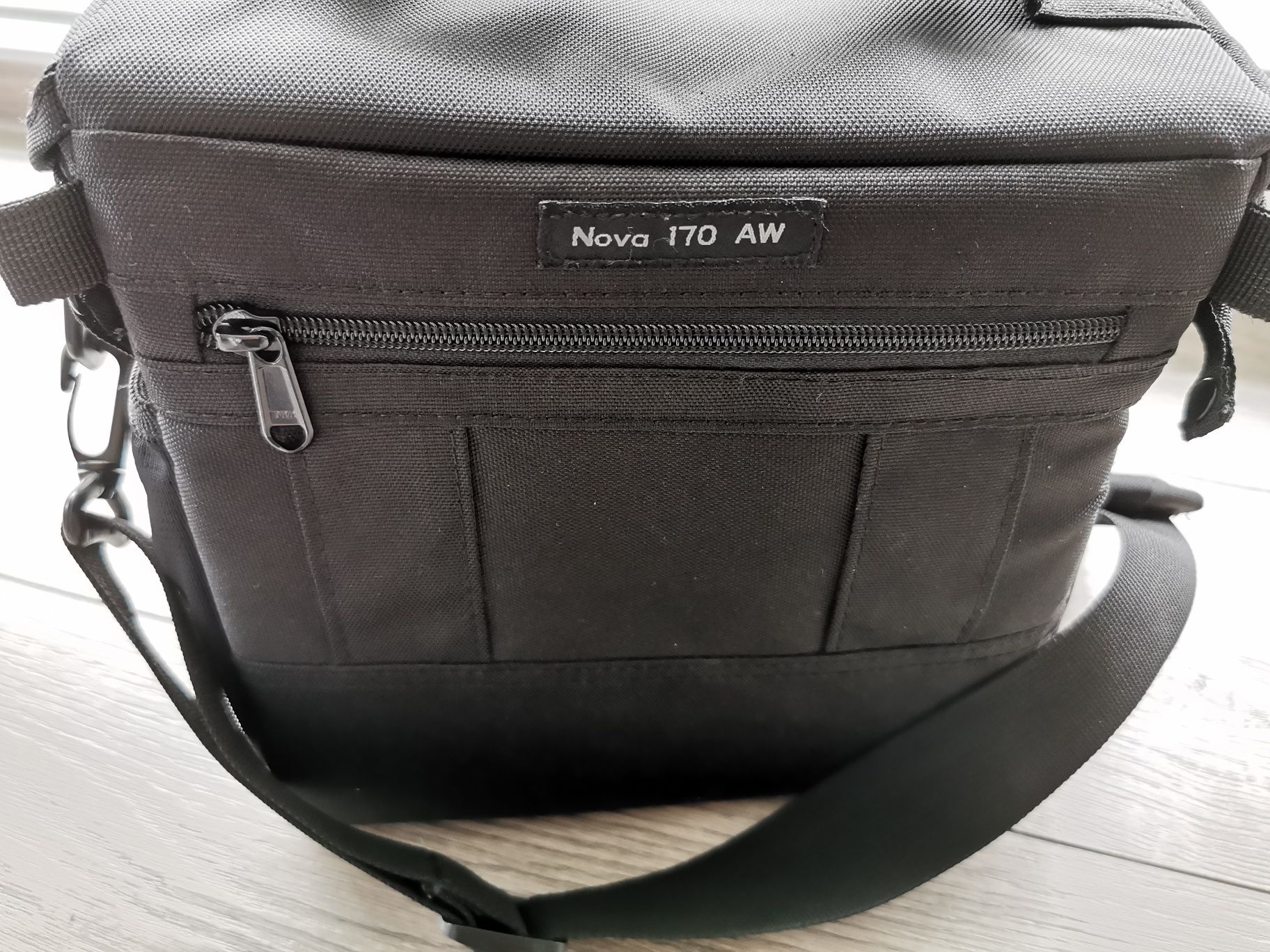 Torba Lowepro Nova 170 AW black