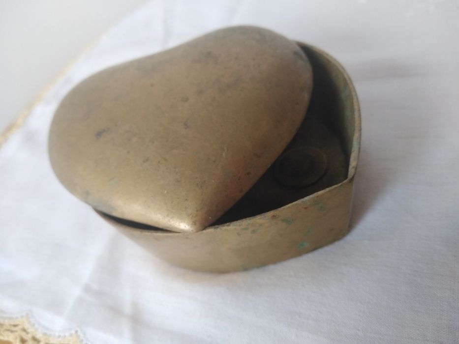 Mosiężna szkatułka serce pudełko