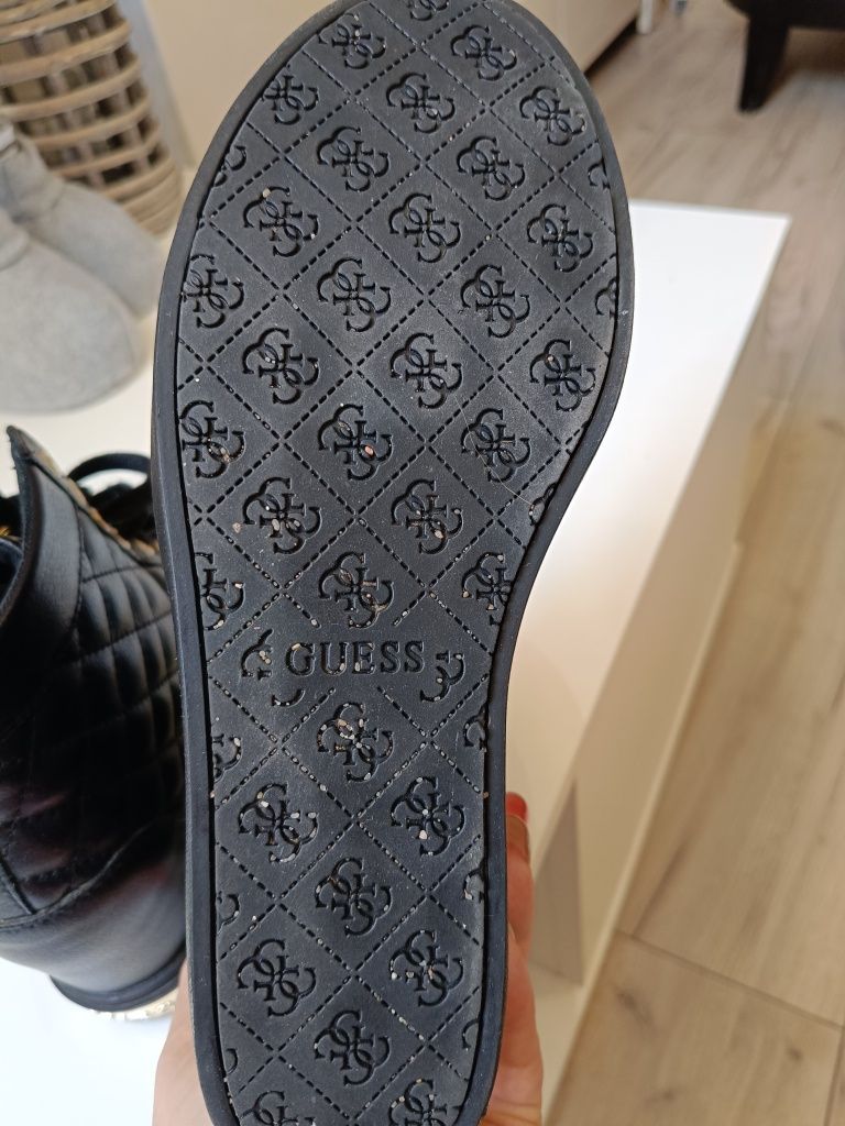 Sprzedam buty Guess