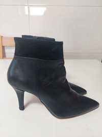 Botas NOVAS tam 37