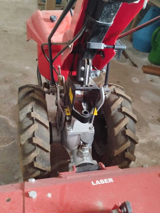 Motocultivadora Laser MG/200 com motor Honda GX200 – Excelente estado!
