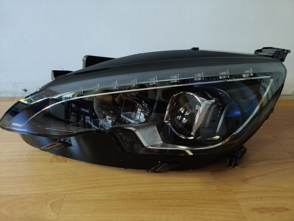 Peugeot 308 T9 lampa lewa full led kompletna IDEALNA