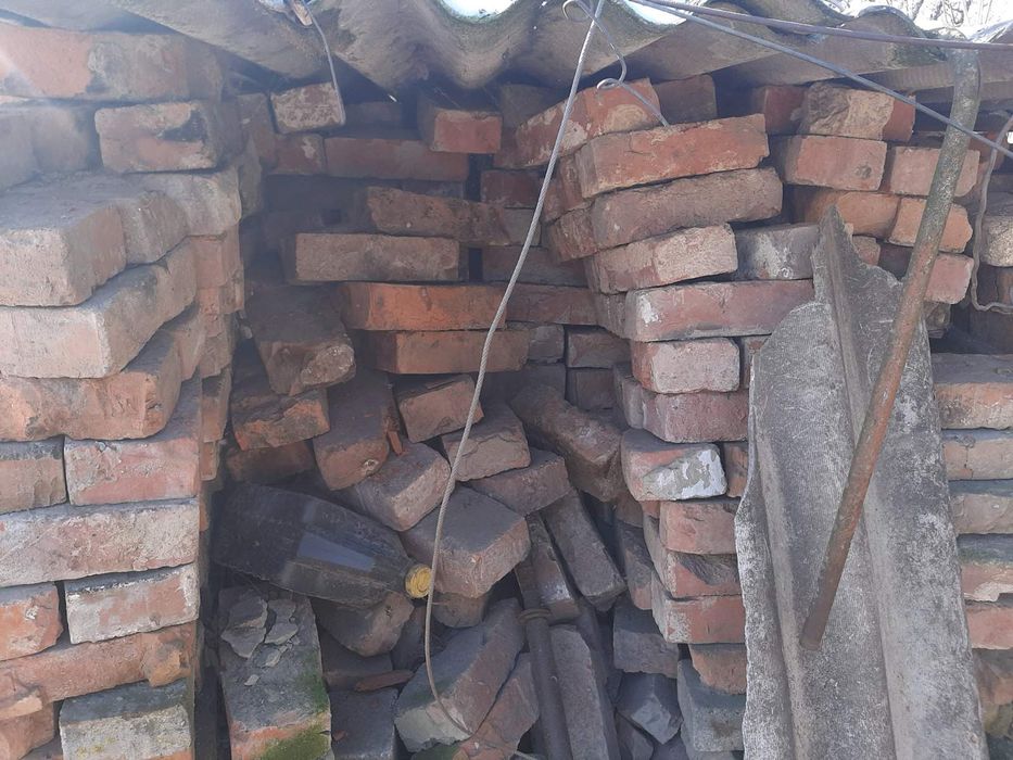 Продам кирпіч в хорошому стані
