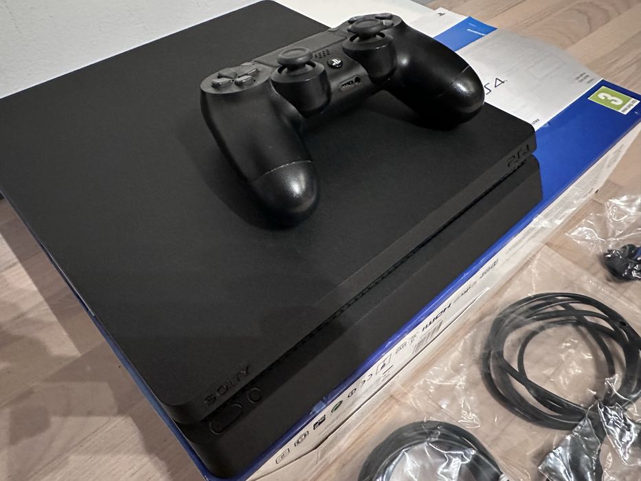 Konsola Sony Playstation 4 Slim