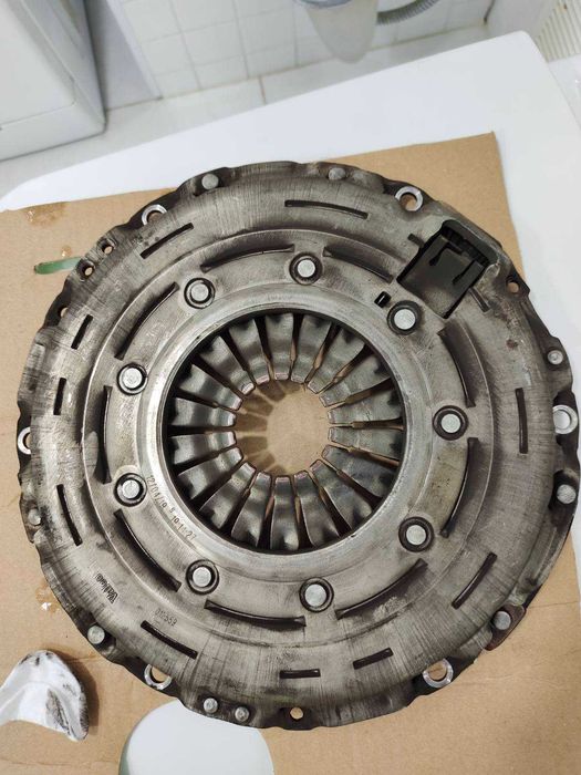 Продається комплект зчеплення на автомобіль ситроен-пежо