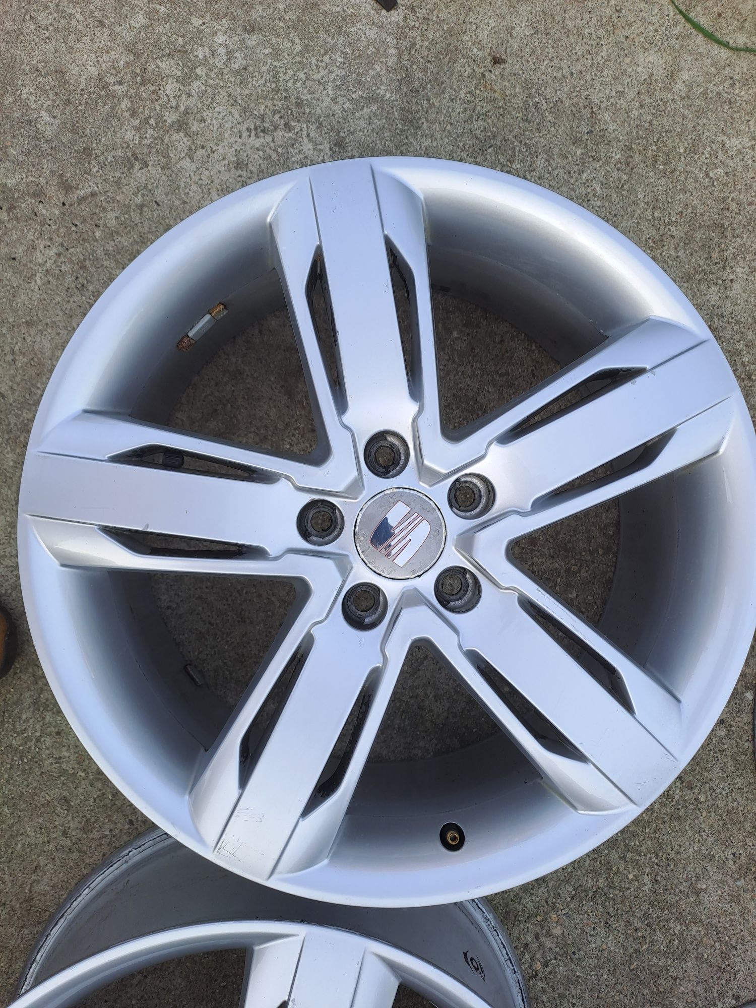 4szt Felgi Aluminiowe Seat 18cali 5x112 Komplet